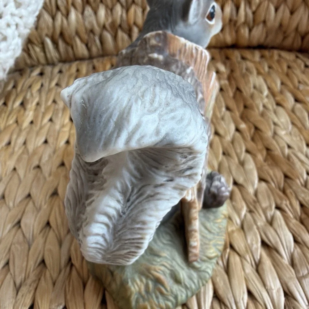Vintage 1986 Homco Squirrel In A Log. Masterpiece Porcelain.